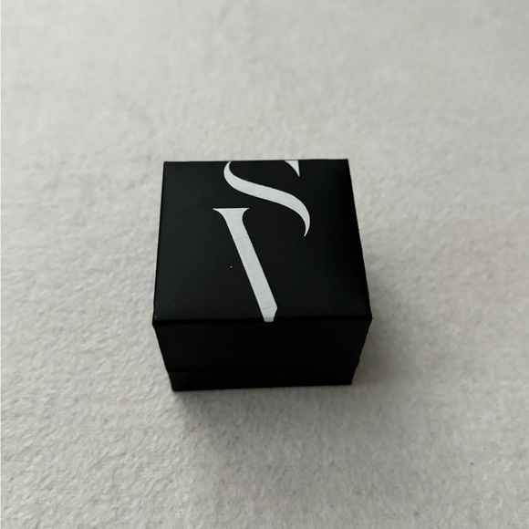 Simply Vera Vera Wang Sterling Silver Key Necklace Diamond Accent - Picture 4 of 7